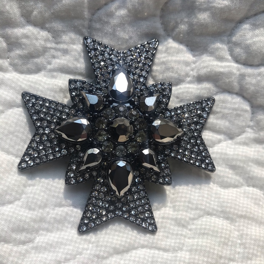 Beautiful Chico’s NWT Pin